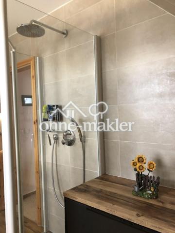 Wannenbad mit Dusche