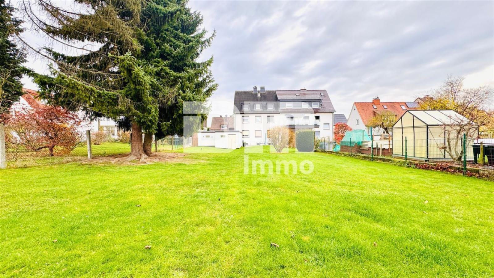 Großer Gartenbereich