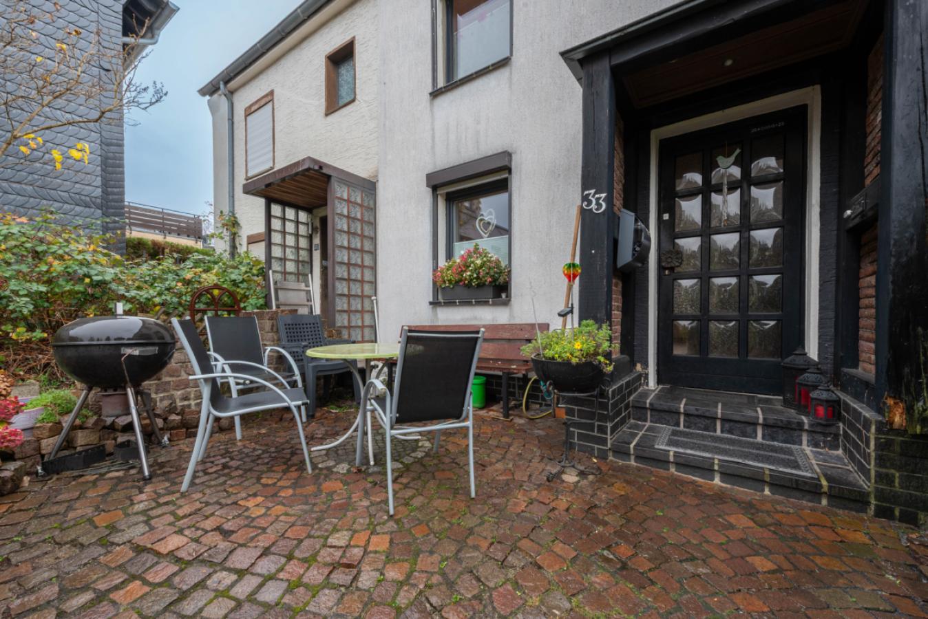 Ansicht Terrasse Hauseingangsbereich