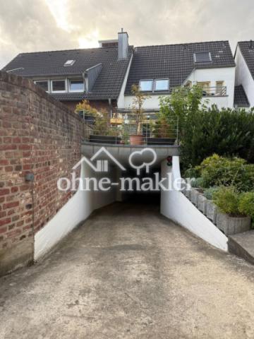 Tiefgagenabfahrt im Hinterhaus