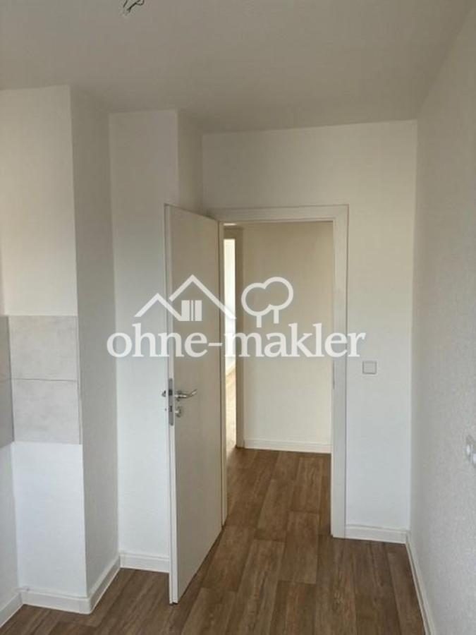 Küche mit Blick zum Flur