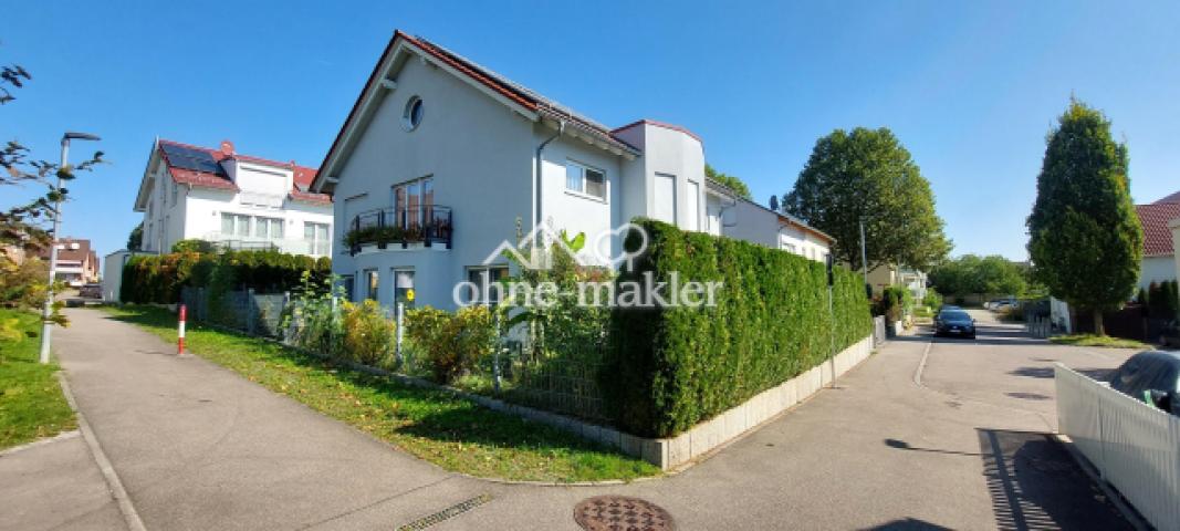 Aussenansicht links mit Balkon