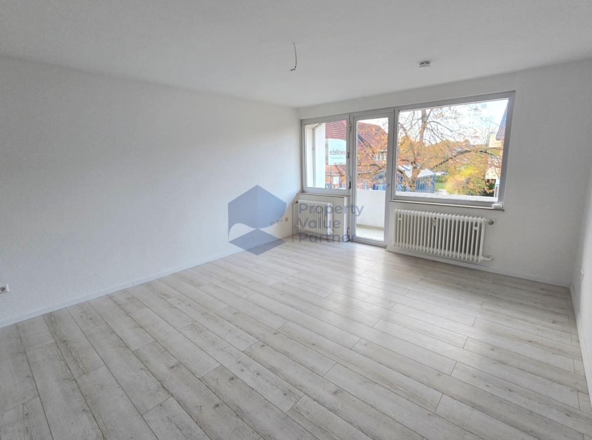 WE 02_Wohnzimmer mit Loggia (3)