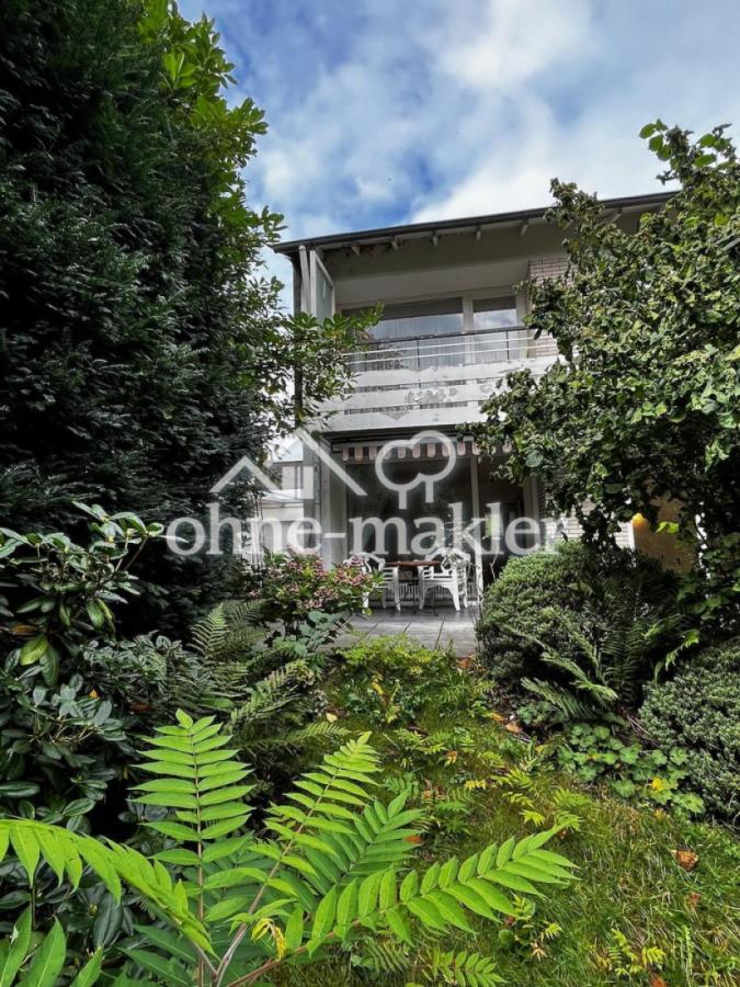 Blick vom Garten zum Haus