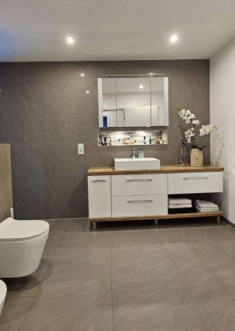 Badezimmer im Erdgeschoss