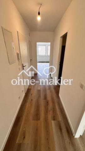 Flur Blick ins Wohnzimmer