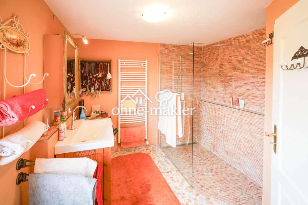 EG Bad 1 (mit Dusche)