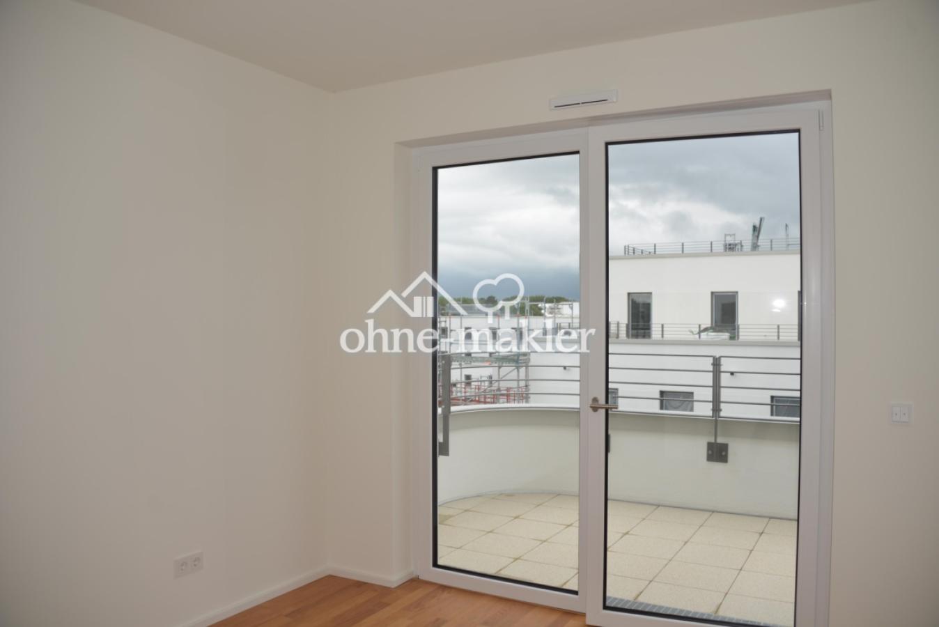 Schlafzimmer Balkon (leer)