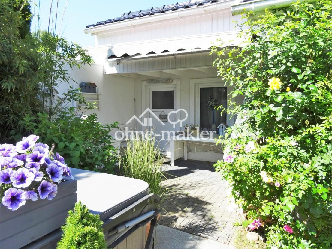 Whirlpool vor dem Saunahaus