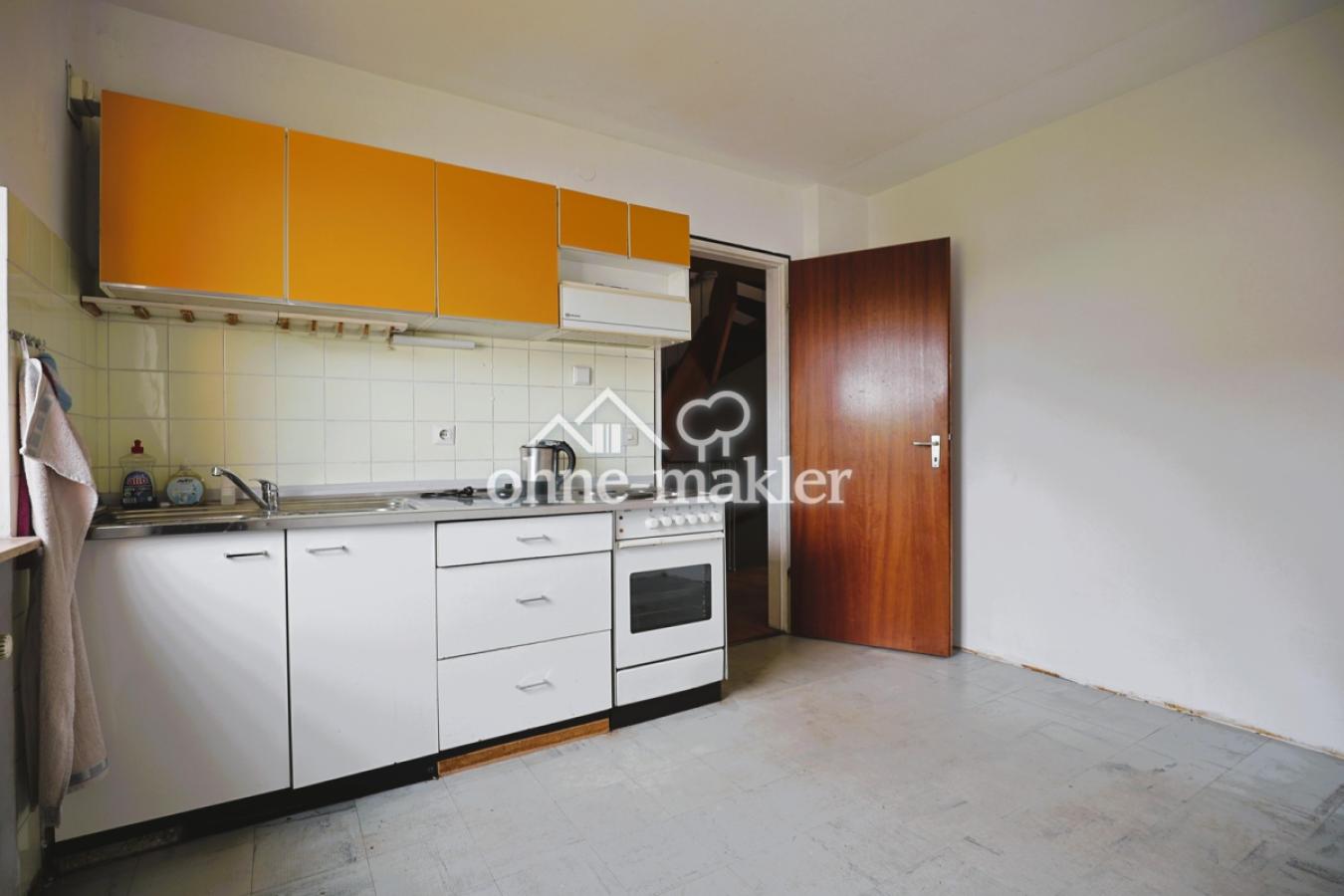 Küche mit alter Einbauzeile