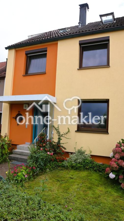 Hauseingang mit kl. Vorgarten