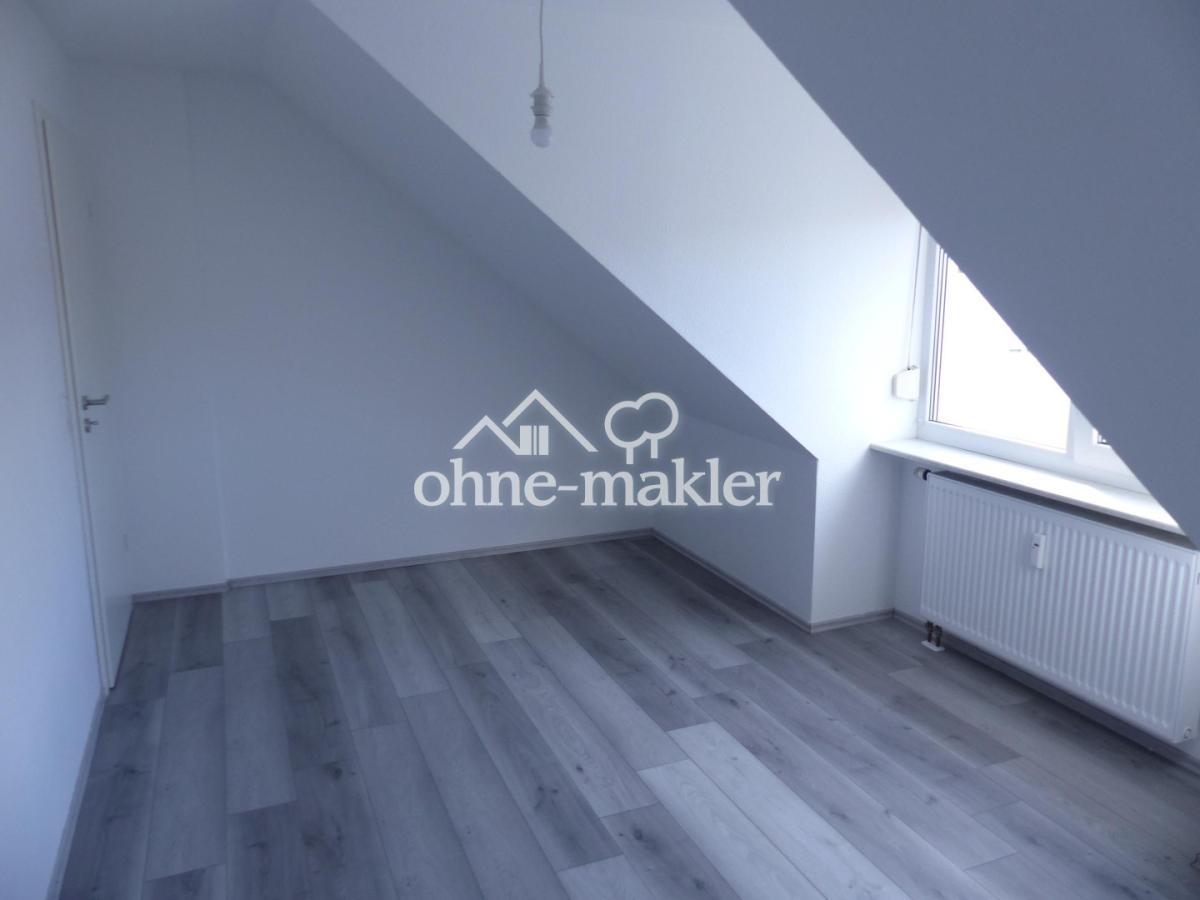 Kind / Büro / Schlafen