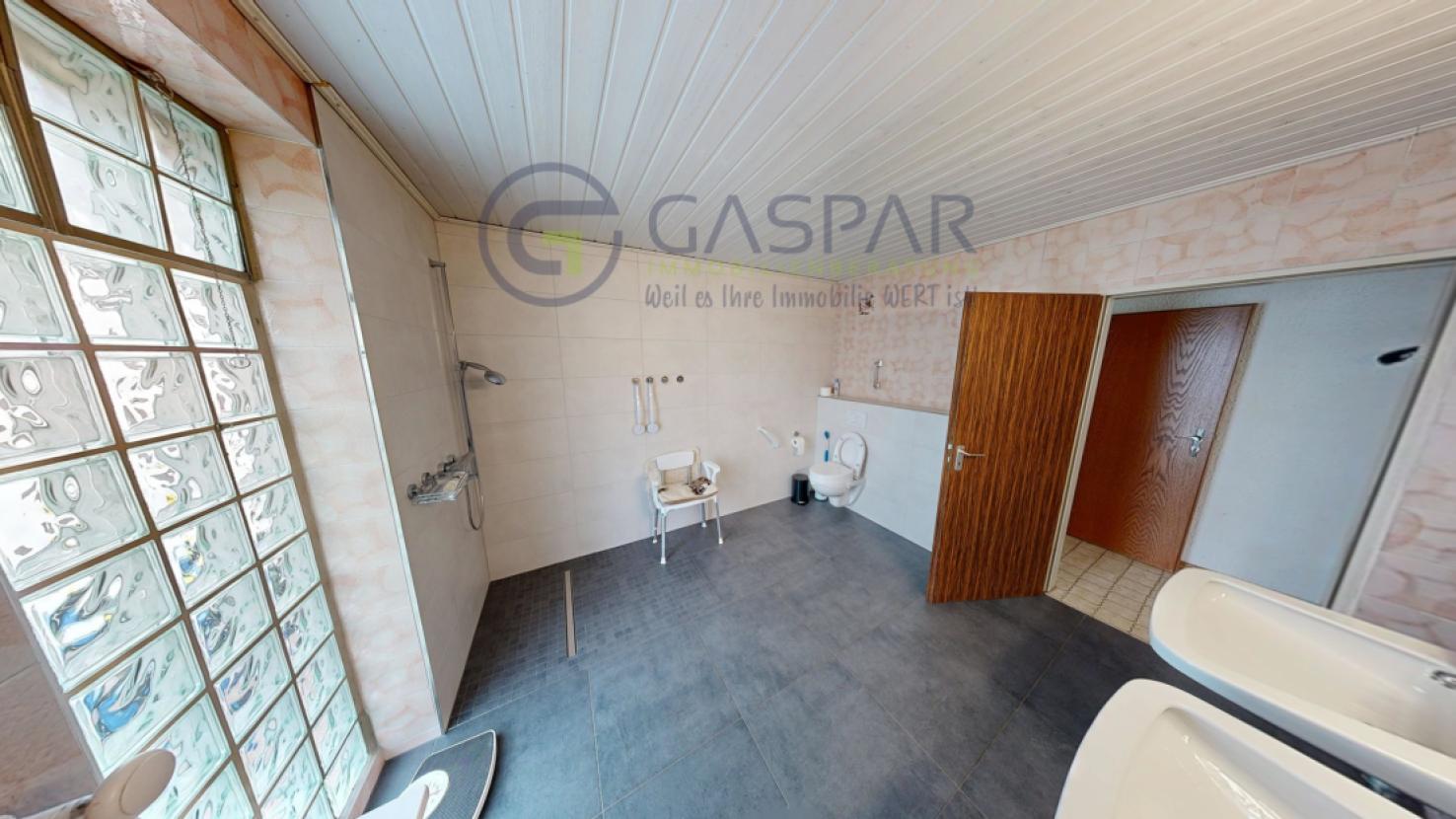 EG Bad Glasbausteine