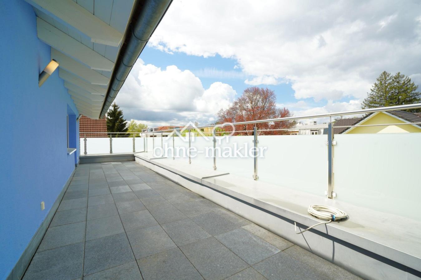 große Süd/West Dachterrasse