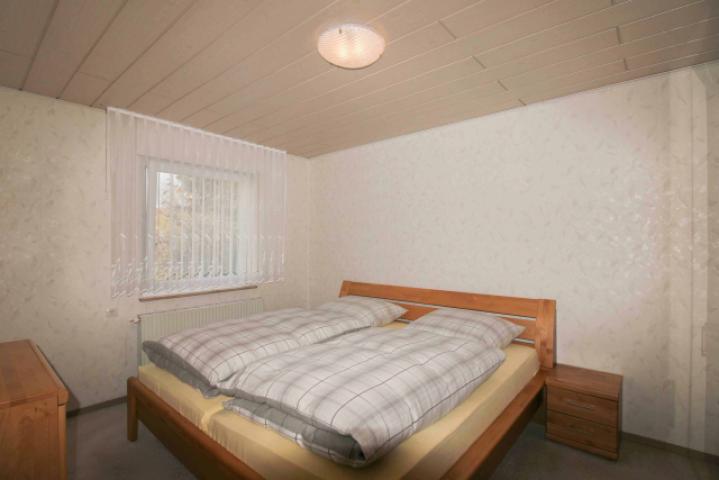 Schlafzimmer - EG