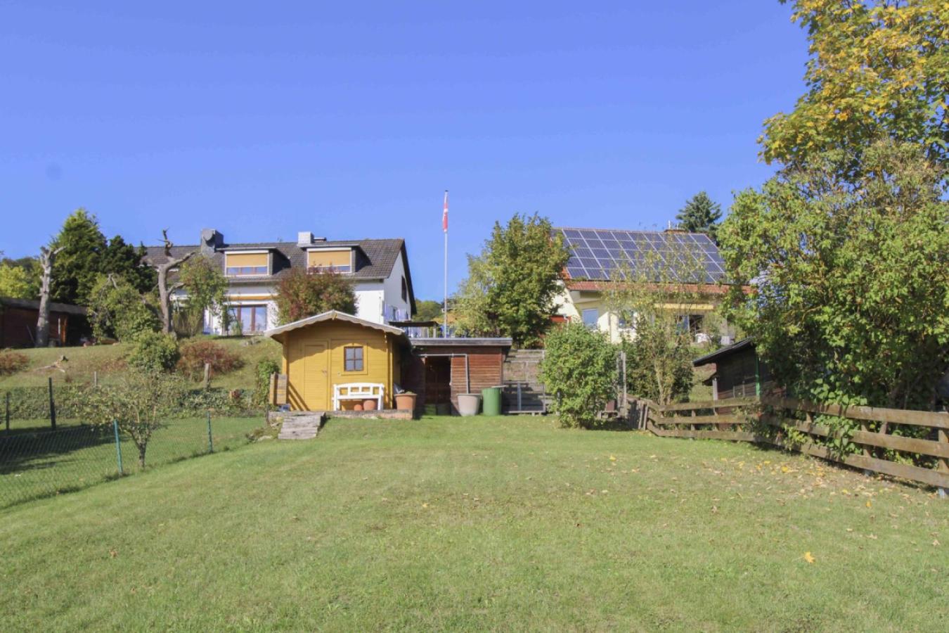 Große Gartenfläche