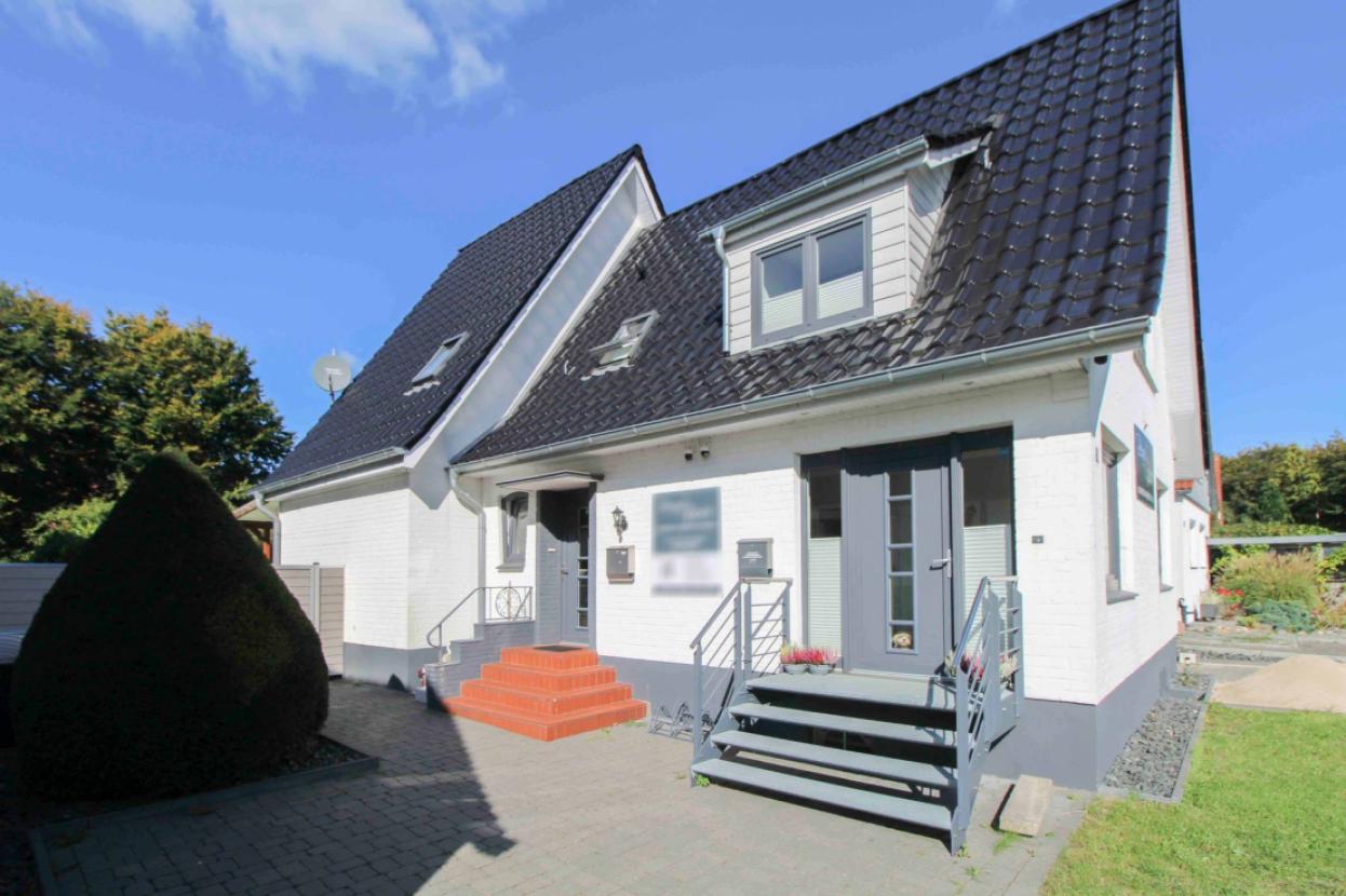 zwei getrennte Eingangsbereiche