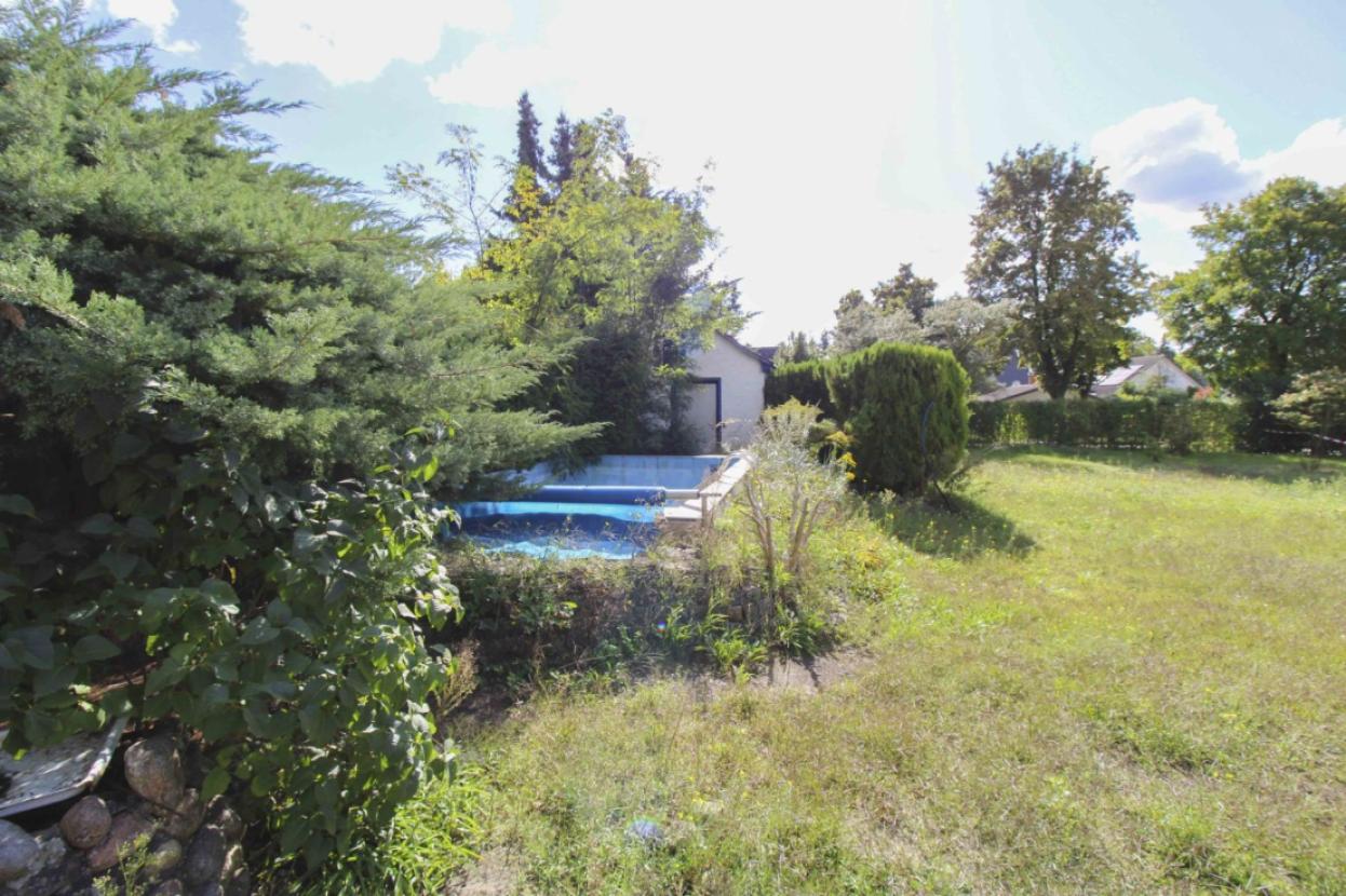 Grundstück (Altbestand Pool)