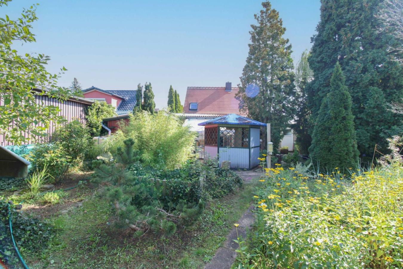 13. Rückansicht Haus