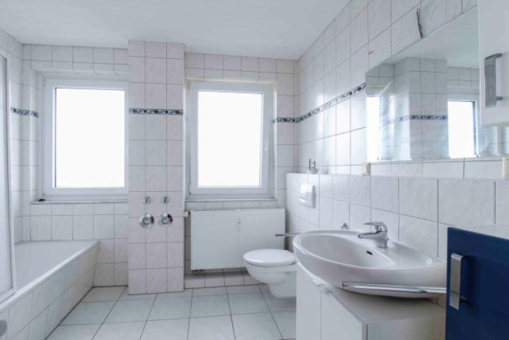 Badezimmer OG-Wohnung