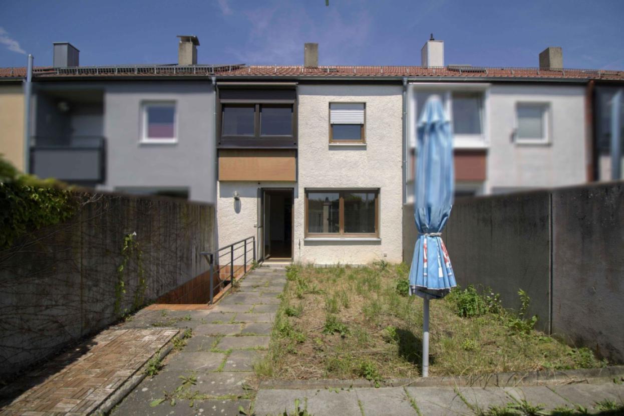 vorderer Garten Terrasse