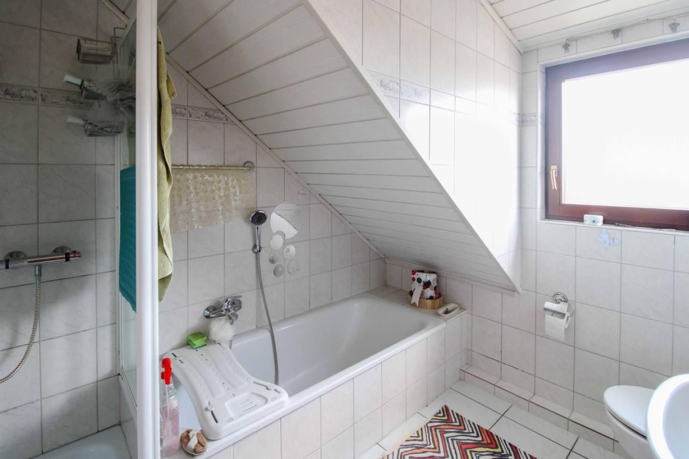 Tageslichtbadezimmer 1.OG