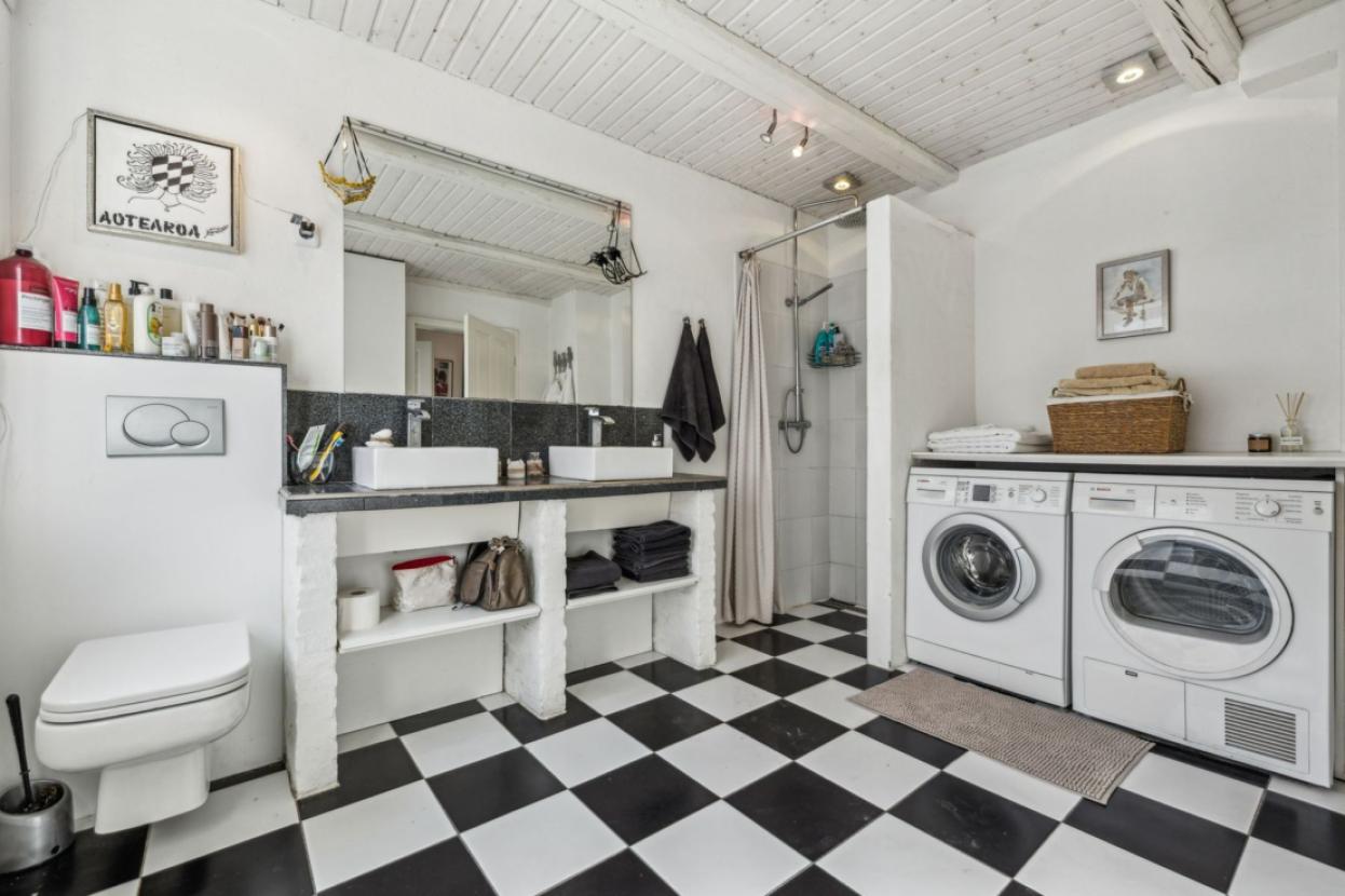 Badezimmer Hauptgebäude