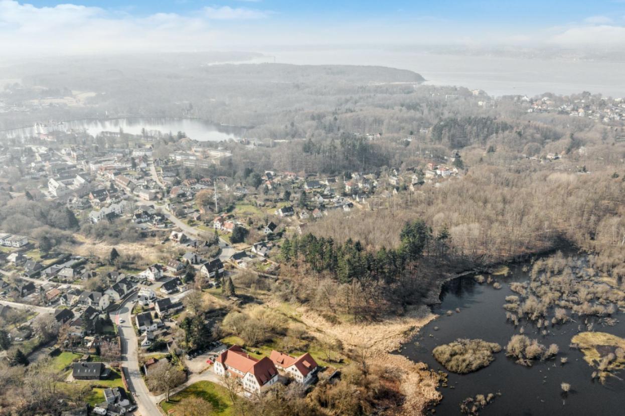 Luftbild mit Schloßteich und Ostsee