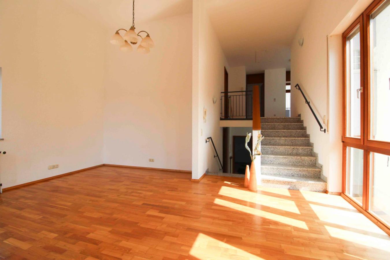 Wohnzimmer mit 2 Zugängen