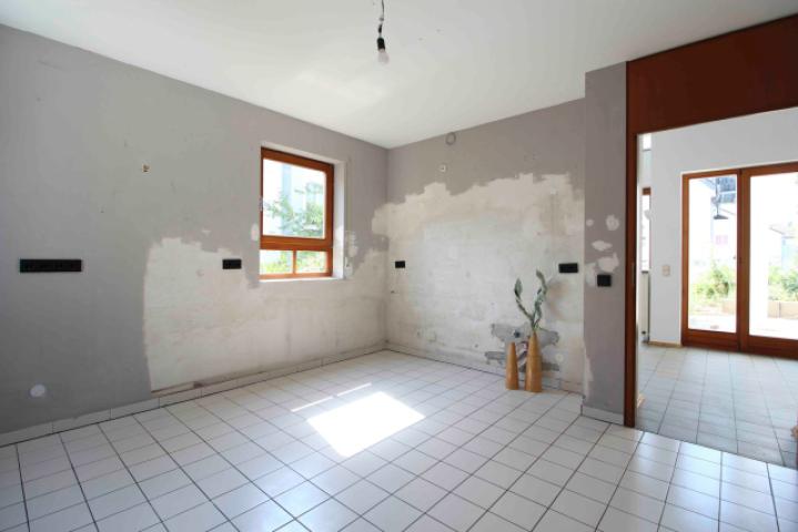 Küche zum Essbereich