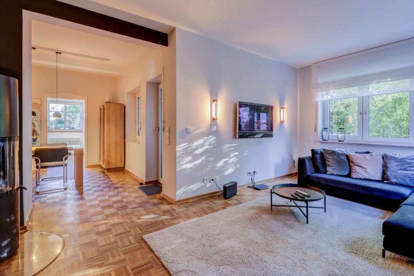 Wohnzimmer mit Zugang Esszimmer