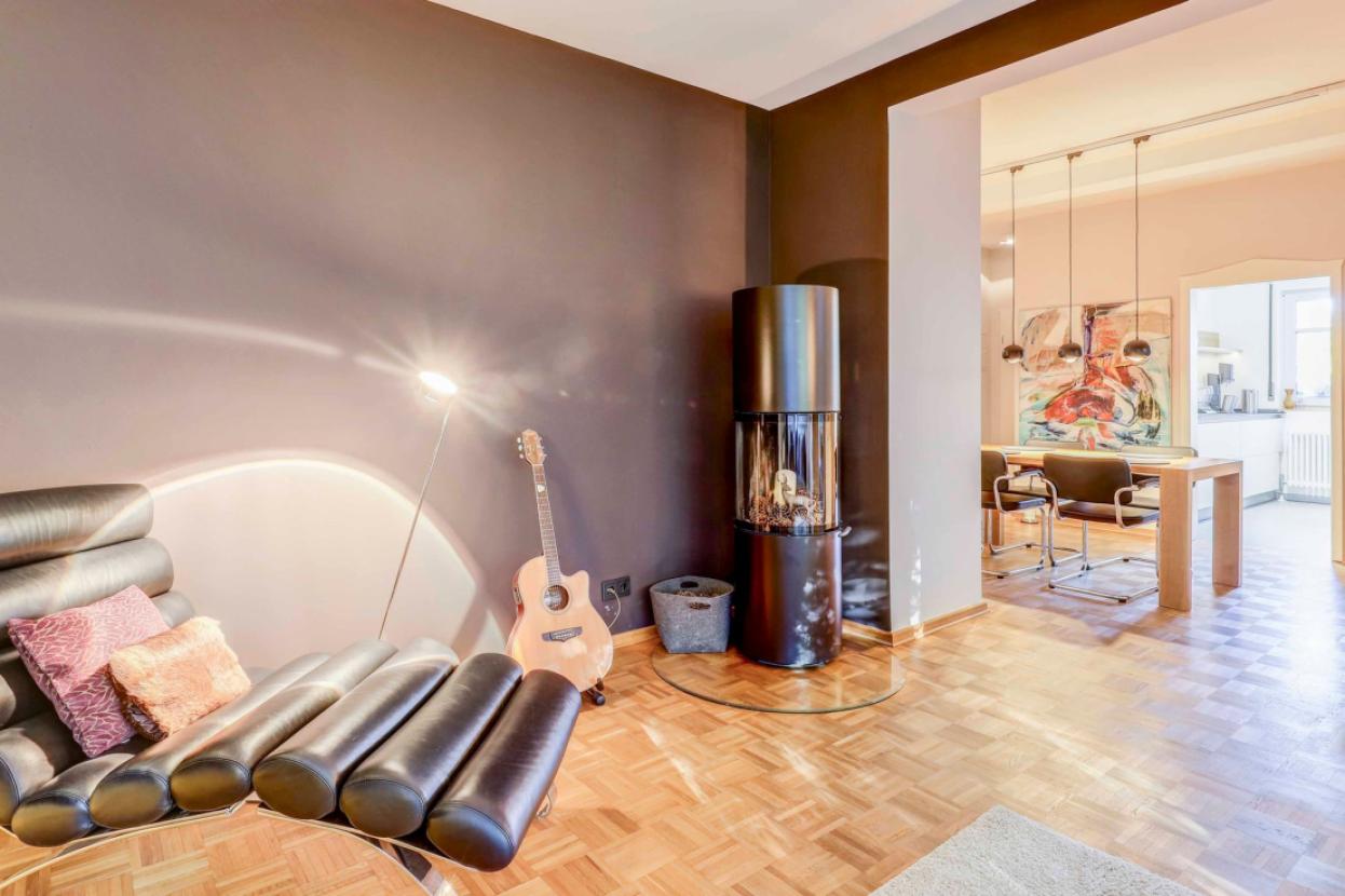 Wohnzimmer mit Blick zum Esszimmer