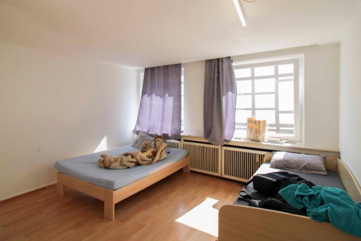 Schlafzimmer 1