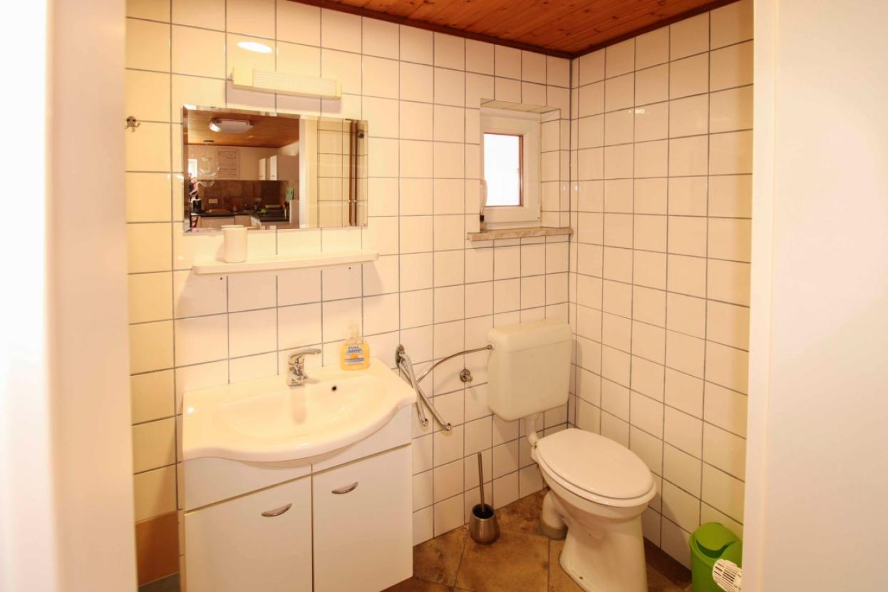Badezimmer (Anbau 2)