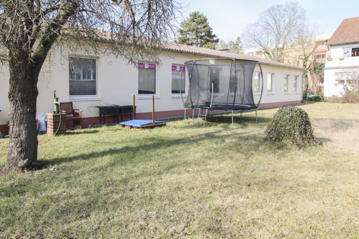 Seitenansicht Gewerbehalle