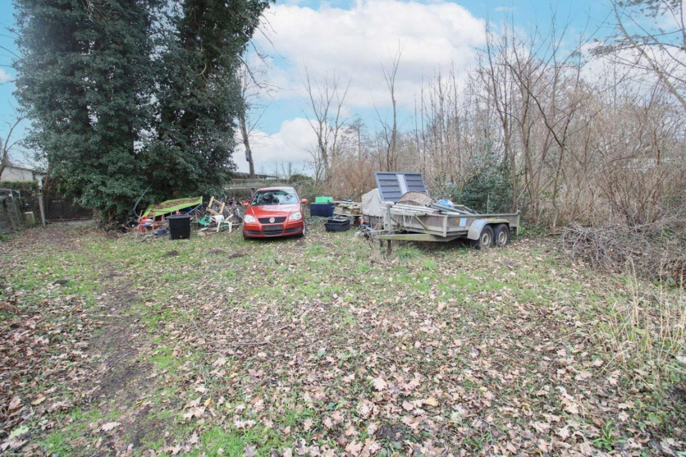 Grundstück Vorderseite