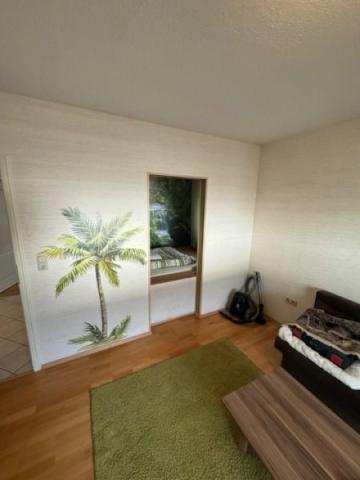 22 Schlafzimmer mit nebenliegendem Büro