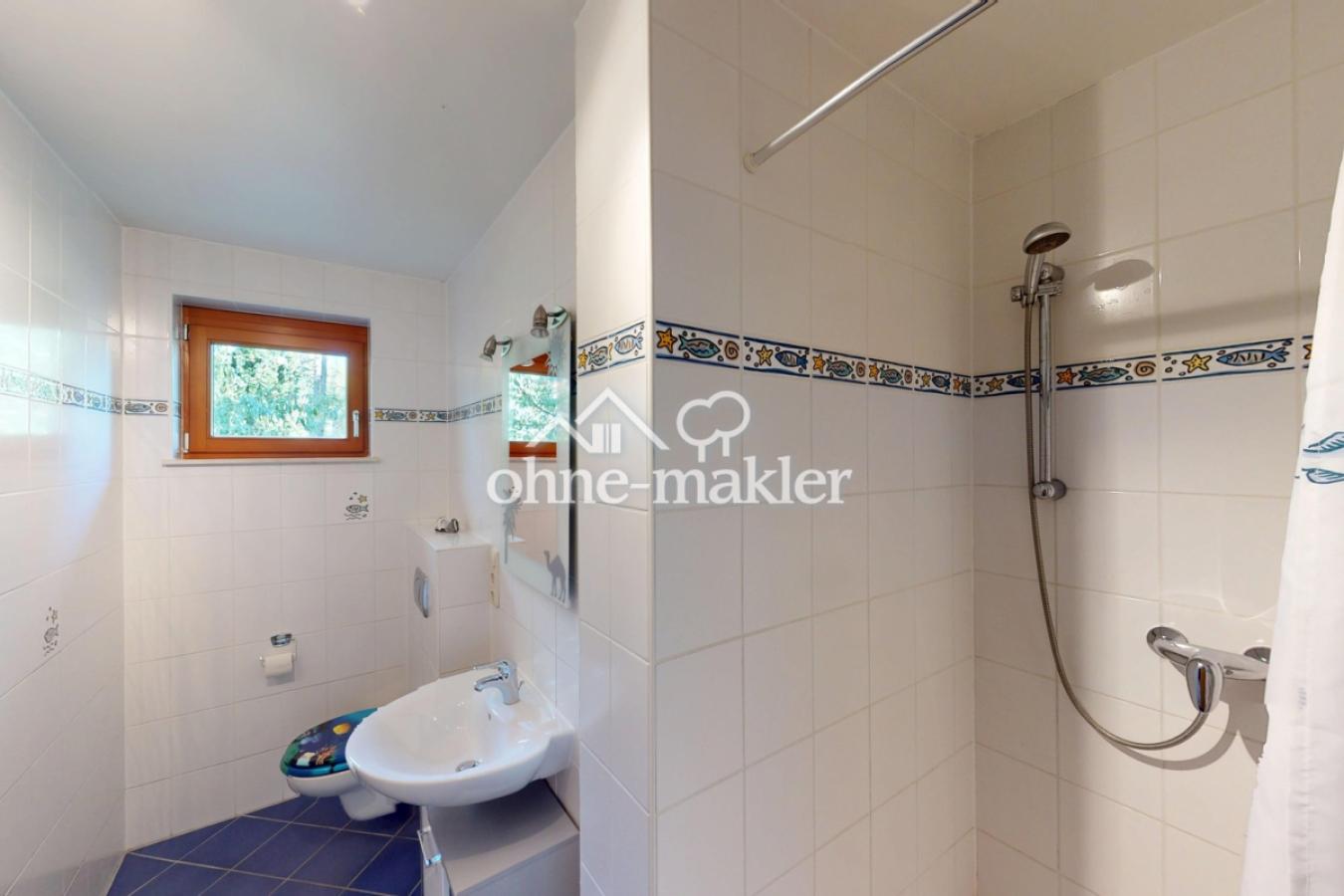 Badezimmer im Erdgeschoss