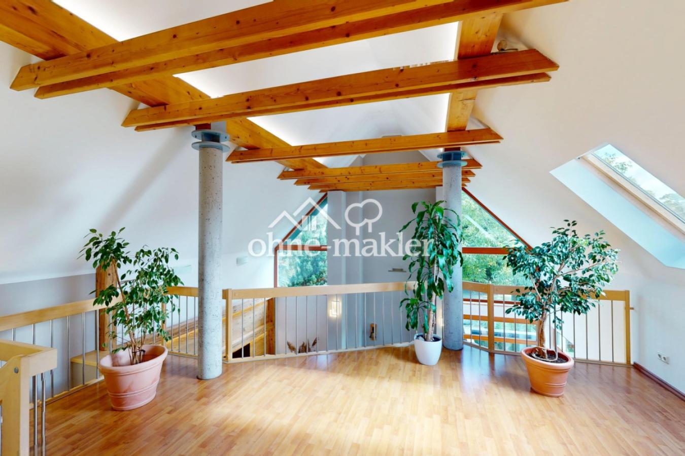 Wohnzimmer oben mit Galerie