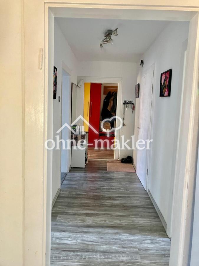 Flur Richtung Wohnzimmer 