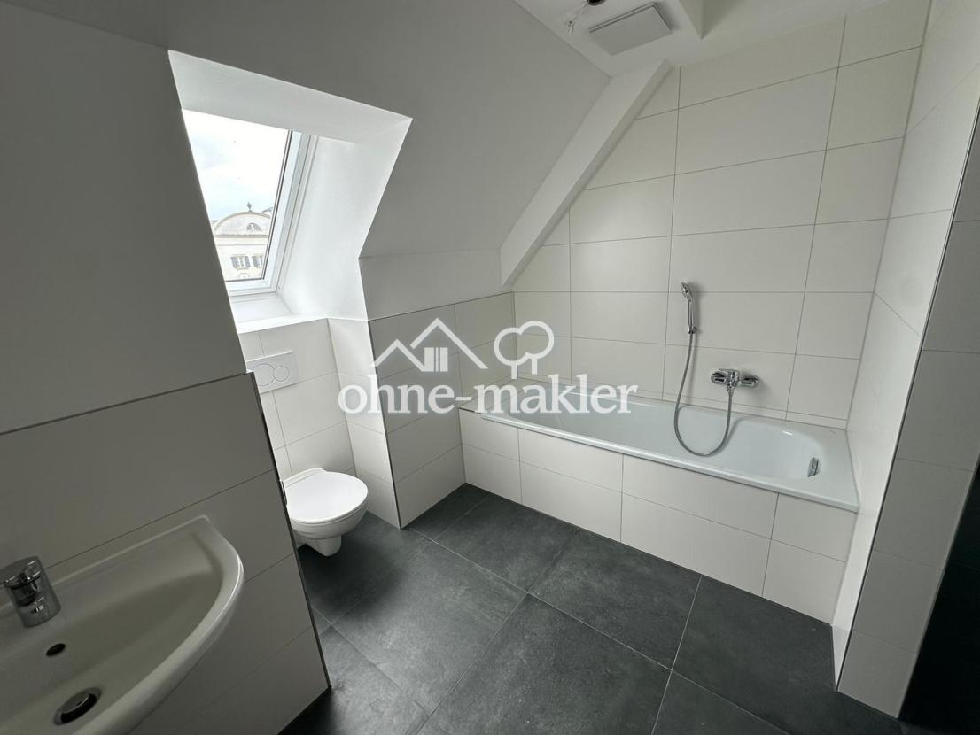 Badezimmer mit Badewanne