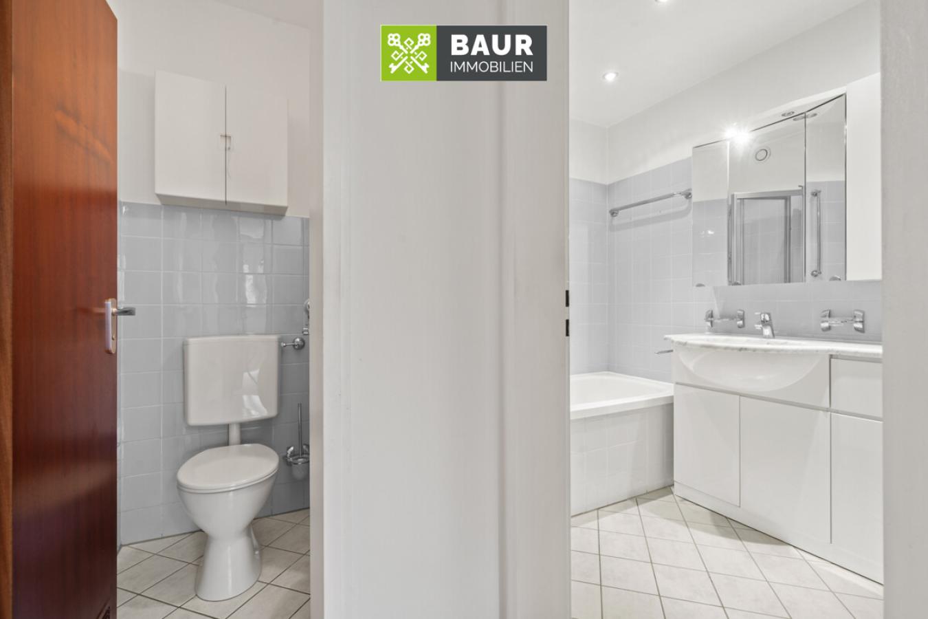 Badezimmer mit sep. WC