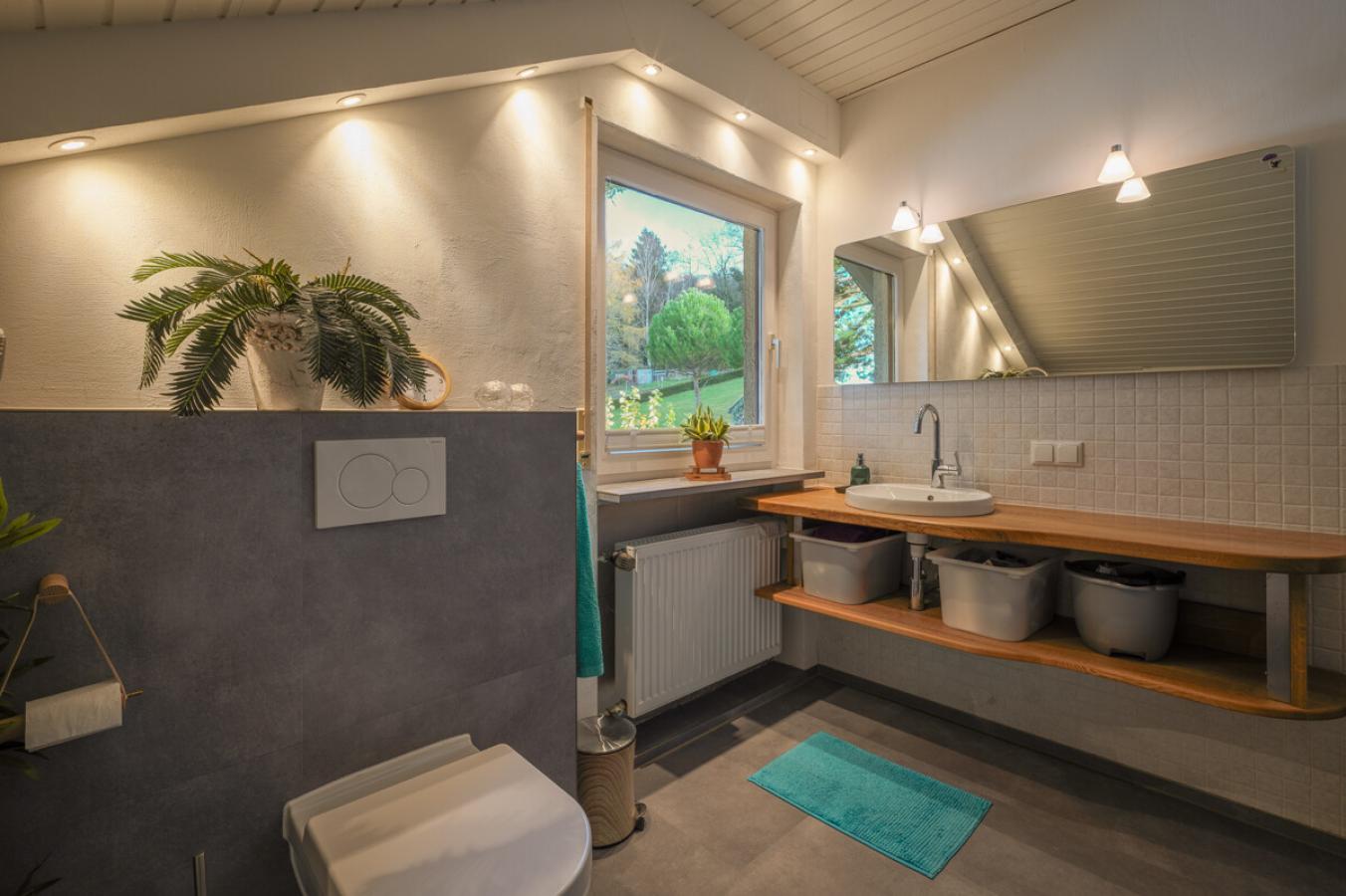 Badezimmer im Dachgeschoss