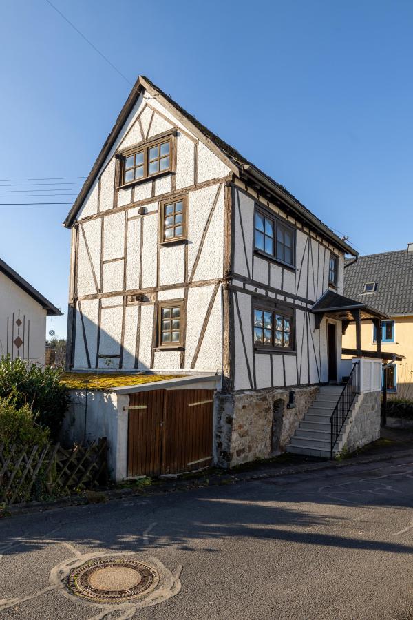 Fachwerkhaus mit Lagerschuppen