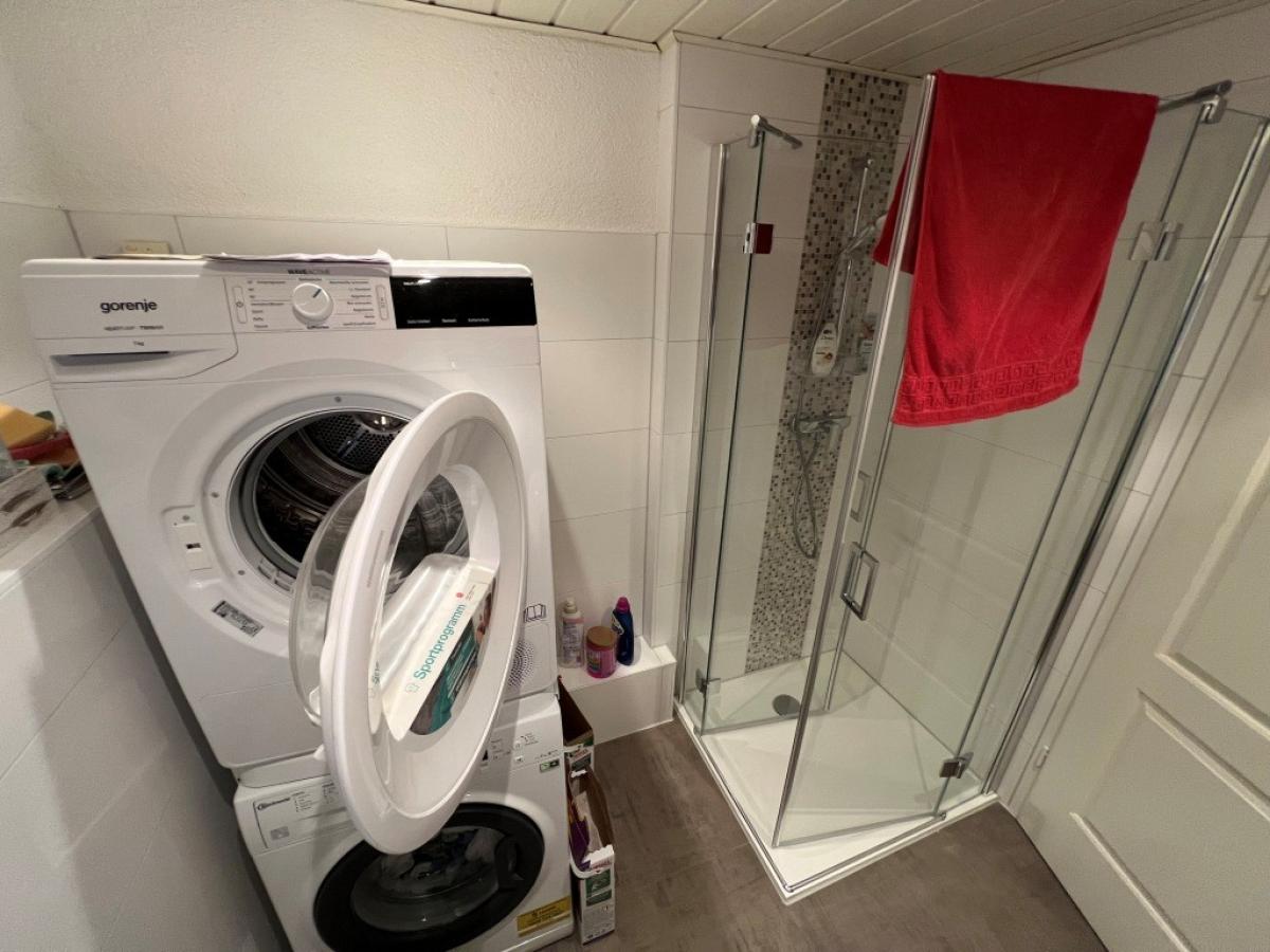 Hauswirtschaftsraum mit Dusche & WC 