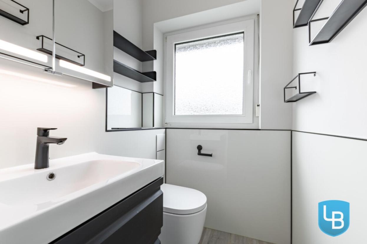 Modernes Badezimmer...