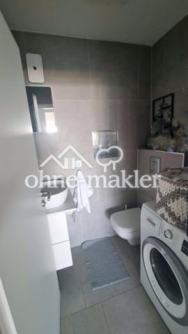 WC und Waschmaschine