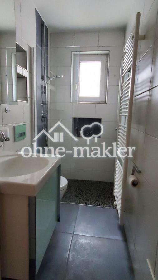 Bad mit WC und Dusche