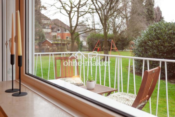 Blick vom Balkon in den Garten