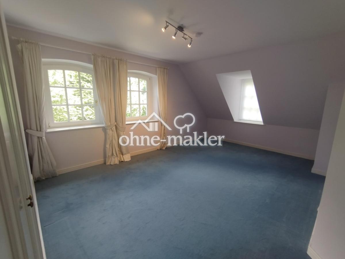 Kinder- bzw. Arbeitszimmer